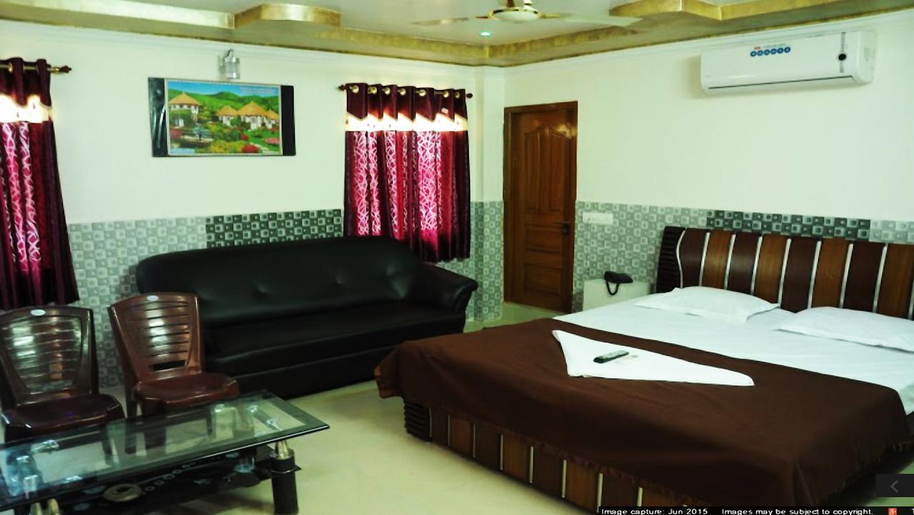 Hotel Manorama Inn Khammam Экстерьер фото