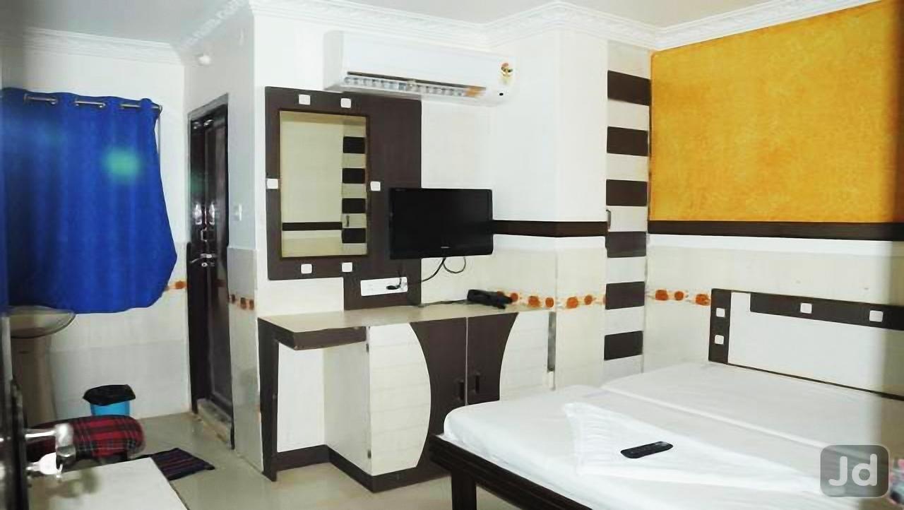 Hotel Manorama Inn Khammam Экстерьер фото
